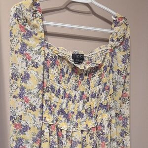 Papillon Blanc Floral Smocked Top